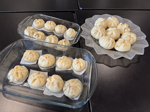 Make yummy meat bun (bao zi)